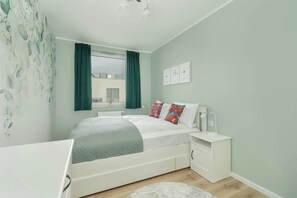 2 makuuhuonetta, silitysrauta/-lauta, Wi-Fi, vuodevaatteet