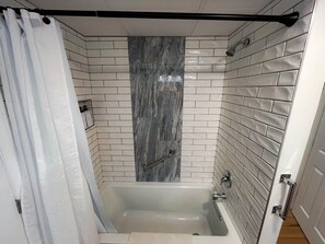 Shower, hair dryer, towels - Private Apt w/ parking spot shrt walk to Dwntwn! (Burlington)