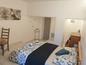 1 bedroom, WiFi, bed sheets - Appartement Zen - T2 Rez-de-jardin Partagé (Rochefort-du-Gard)
