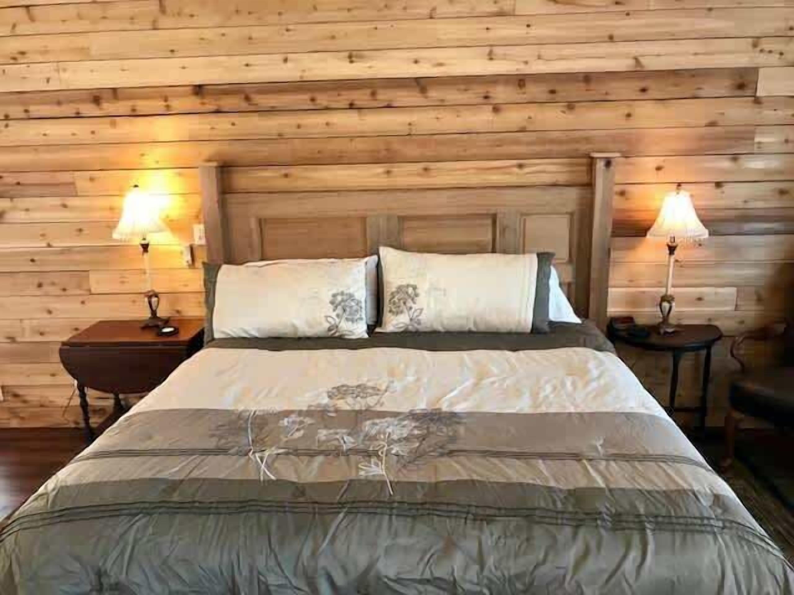 1 室のベッドルーム、アイロン / アイロン台