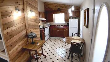 Frigorífic, microones, forn i placa de cuina