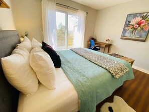 1 bedroom, desk, iron/ironing board, WiFi