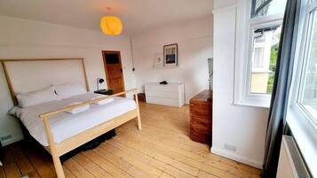 3 chambres, fer et planche à repasser, lit parapluie, Wi-Fi