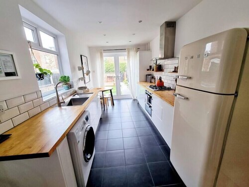 3 Bed Chorlton Home | Free Parking