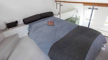 1 bedroom, iron/ironing board, travel cot, WiFi
