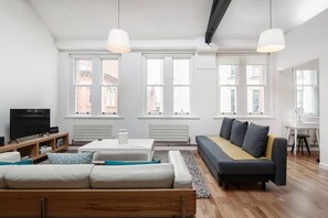 TV, videospill, bøker og kontorer