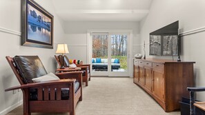 Téléviseur, foyer, bureau