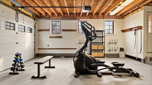 Fitness facility - Newly Renovated 4-BR Country Retreat 5-Min to Okemo (Ludlow)