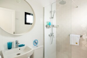 Shower, towels
