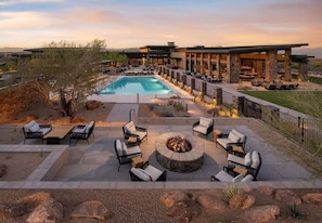Pool - Luxury Retreat w Pool, Hot Tub & Troon Golf Access (Scottsdale)