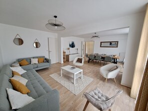 TV - Unique appartment dowtown  (Versailles)