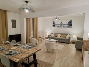 TV - Unique appartment dowtown  (Versailles)