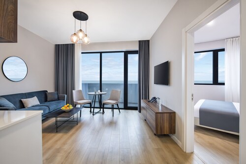 STEPS Batumi  Hotel & Suites