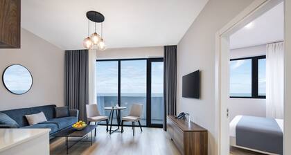 STEPS Batumi Hotel & Suites