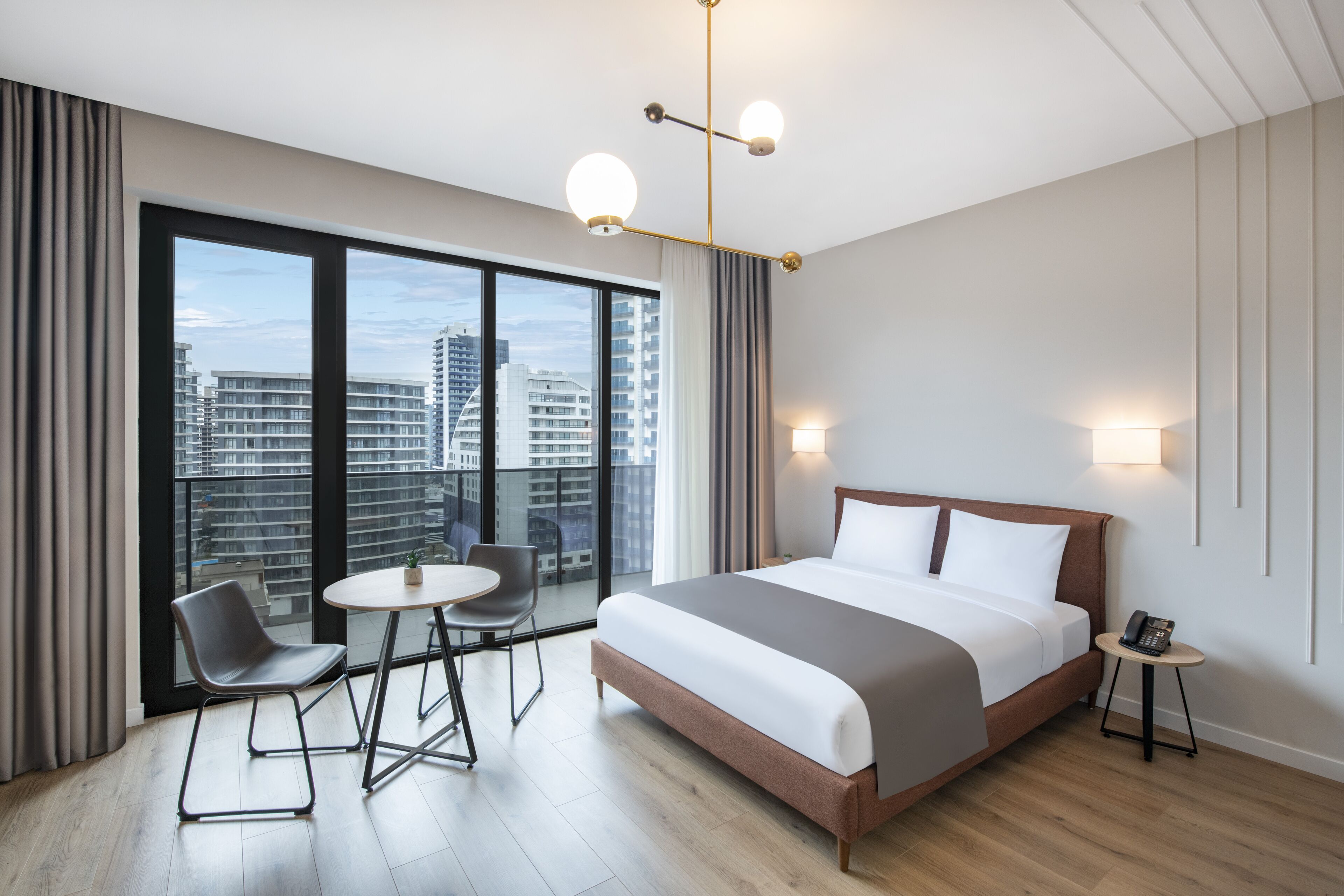 Sistema de insonorización, tabla de planchar con plancha y wifi gratis 