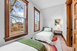 3 habitaciones, tabla de planchar con plancha y wifi gratis 