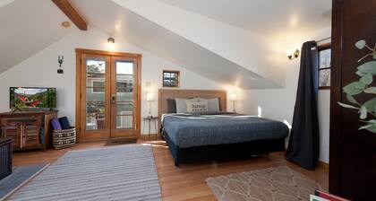 Pet Friendly Downtown Studio Apartment with Deck - AC - Walk to Main Street