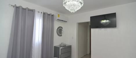 3 chambres, fer et planche à repasser, Wi-Fi, draps fournis