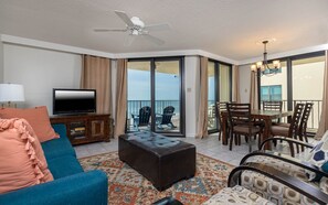 Living area - Phoenix Iii 3051 3 Bedroom Condo by Redawning (Orange Beach)