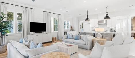 House, 5 Bedrooms | Living area