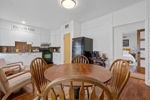 Dining - Historic Loft in Central Business District! Walk to Restaurants & Bathhouse Row! (Hot Springs)