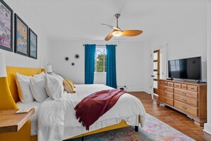 2 bedrooms, desk, iron/ironing board, free WiFi - Historic Loft in Central Business District! Walk to Restaurants & Bathhouse Row! (Hot Springs)