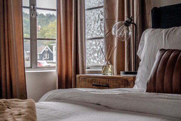 2 bedrooms, desk, iron/ironing board, free WiFi - Historic Loft in Central Business District! Walk to Restaurants & Bathhouse Row! (Hot Springs)