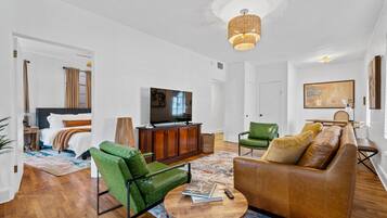 Smart TV, books, stereo