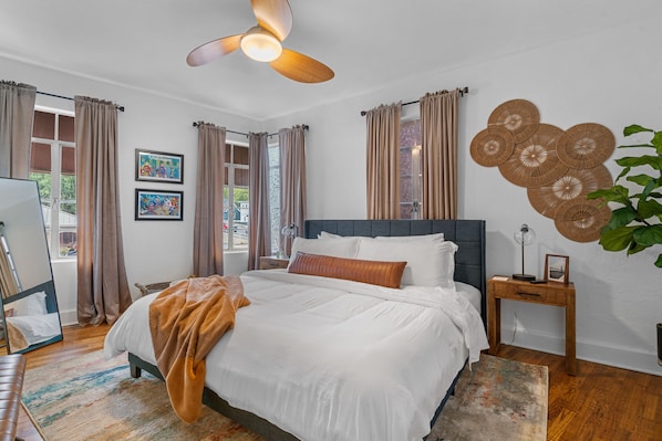 2 habitaciones, escritorio, tabla de planchar con plancha y wifi gratis