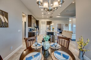 Interior - Heated Pool - BBQ - Quiet - Bikes - Ping Pong (Cape Coral)