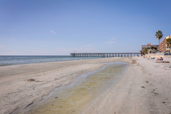 Apartment (3 Bedrooms) | Interior - Steps to Shore: Modern Redington Beach Townhome (Redington Beach)