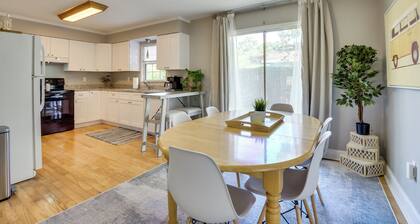 3 Mi to Riverwalk: Pet-friendly Home w/ Yard!