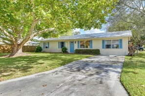 House (3 Bedrooms) | Interior - 3 Mi to Riverwalk: Pet-friendly Home w/ Yard! (Palmetto)