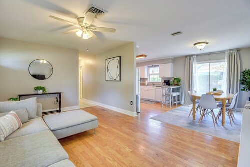 3 Mi to Riverwalk: Pet-friendly Home w/ Yard!