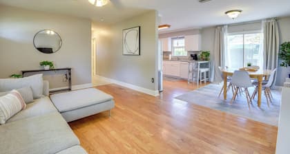 3 Mi to Riverwalk: Pet-friendly Home w/ Yard!