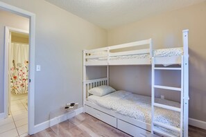 Interior - 3 Mi to Riverwalk: Pet-friendly Home w/ Yard! (Palmetto)