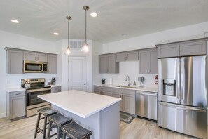 Apartment (3 Bedrooms) | Interior - Garden City Townhome w/ Fireplace Near Bear Lake! (Garden City)