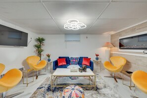 Interior - 1 Mi to Downtown: Salem Vacation Rental! (Salem)