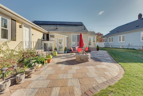 1 Mi to Downtown: Salem Vacation Rental!