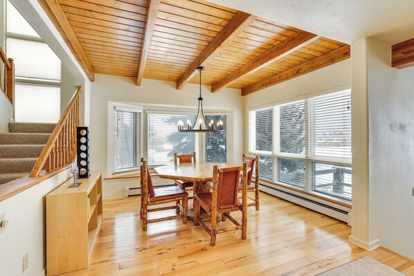 Interior - Copper Mtn Resort Duplex w/ Golf Course Views! (Copper Mountain)