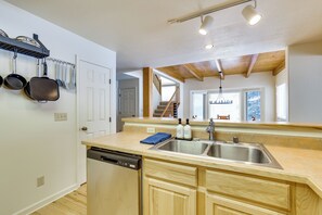 Interior - Copper Mtn Resort Duplex w/ Golf Course Views! (Copper Mountain)