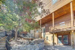 House (6 Bedrooms) | Interior - Scenic Canyon Lake Vacation Home Near Boat Ramp! (Canyon Lake)