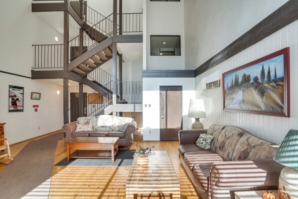 Apartment (1 Bedroom) | Interior - Walkable Brian Head Condo: Steps to Ski Resort! (Brian Head)