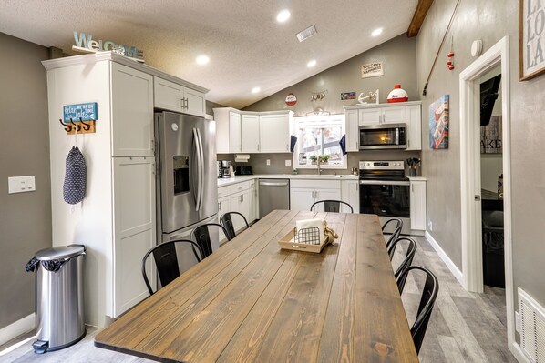 House (2 Bedrooms) | Interior