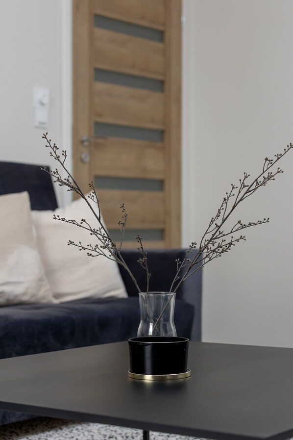 Apartment, 2 Bedrooms, Kitchen | 2 bedrooms, individually decorated, bed sheets