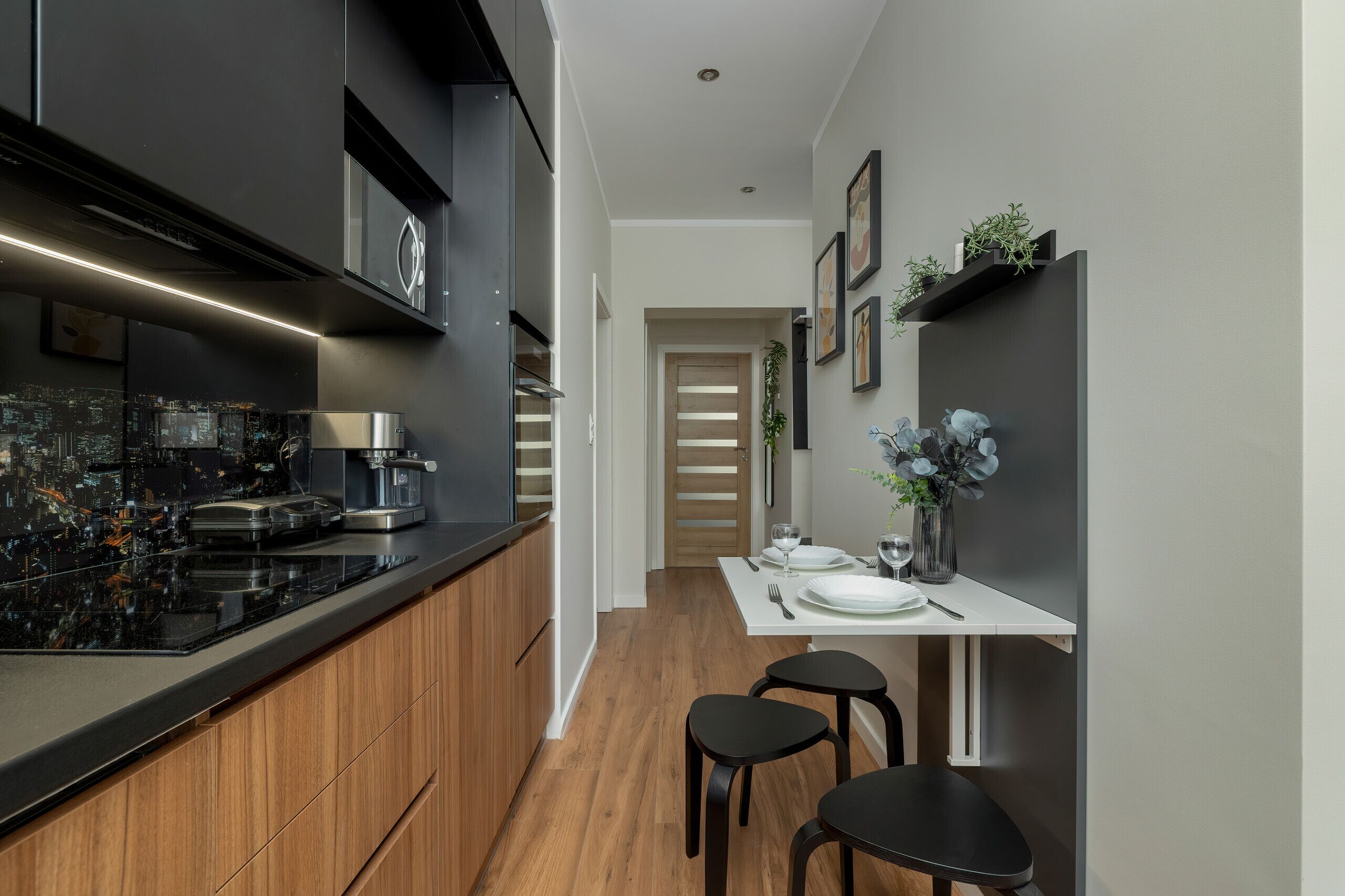 Oven, dishwasher, coffee/tea maker, toaster