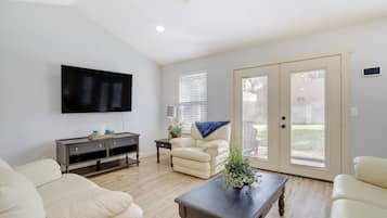 House (4 Bedrooms) | Front of property