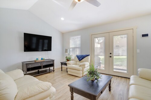 Dog-friendly Home in The Woodlands w/ Fenced Yard!