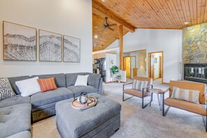 House (3 Bedrooms) | Interior