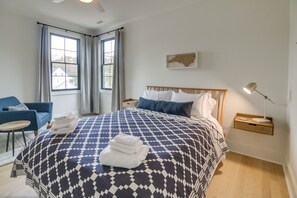 4 chambres, bureau, espace de travail pour ordinateur portable